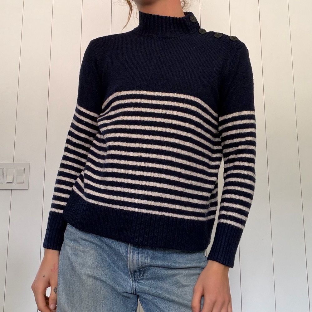 STRIPED SWEATER